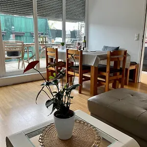 Dachgeschosswohnung Mit Kostenlosem Parkplatz Und Internet! Appartamento Vienna
